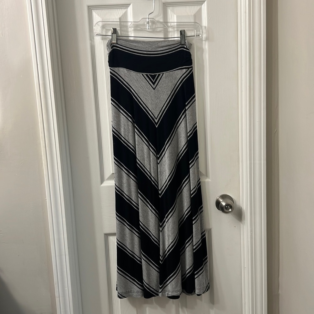 Black & Grey Maxi XS Skirt from Merona.